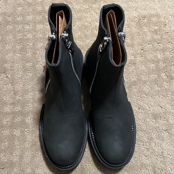 SEVEN7 Women's Vault Chink Black Boots with Zippers - Picture 3 of 9